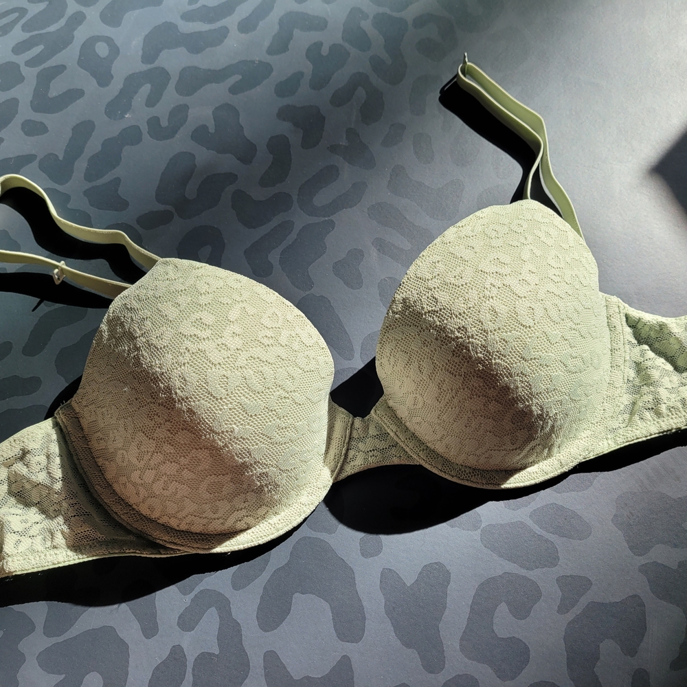 Victoria's Secret Textured Lace Bra